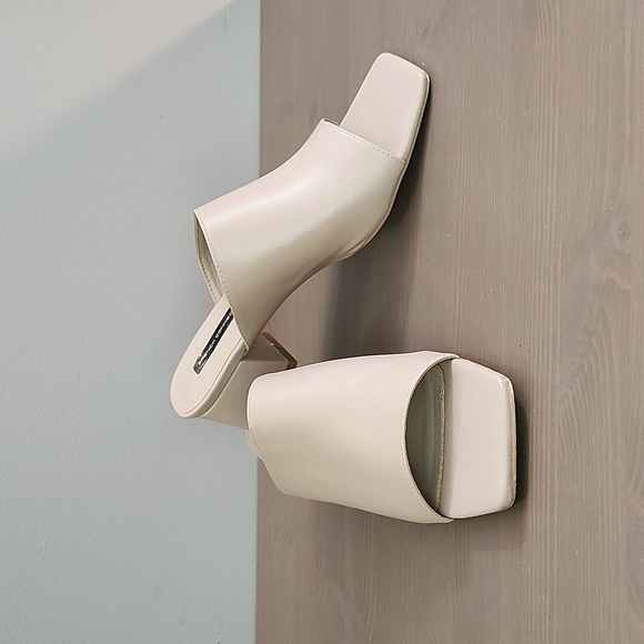 FRENCH CONNECTION light pink vegan leather block heel mule sandals - Picture 2 of 12